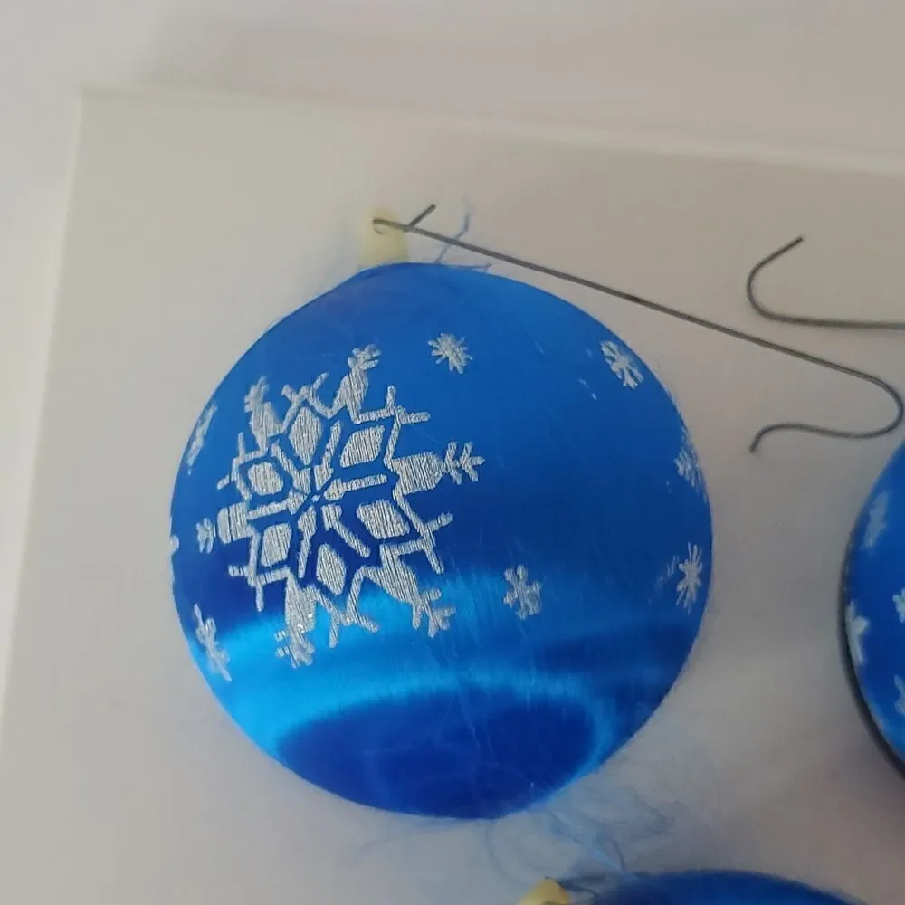 Essex Franke Vintage Silk Unbreakable Ornaments Blue White Snowflakes Set of 5